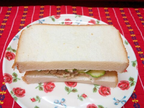 缶詰で簡単サンドイッチ